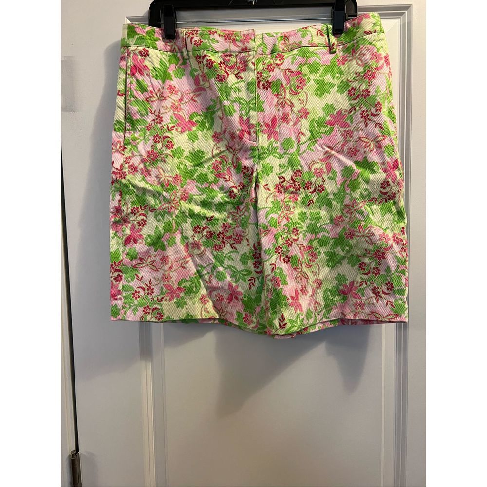 Liz Golf patterned golf shorts.